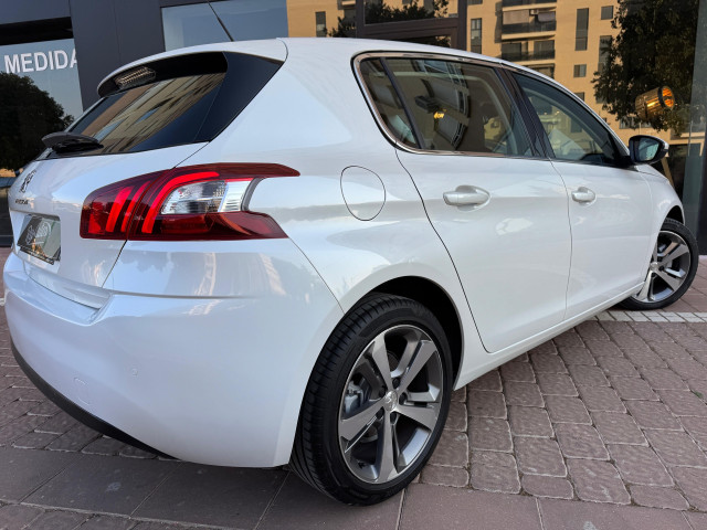 PEUGEOT 308 Allure 1.6 BlueHDi 120