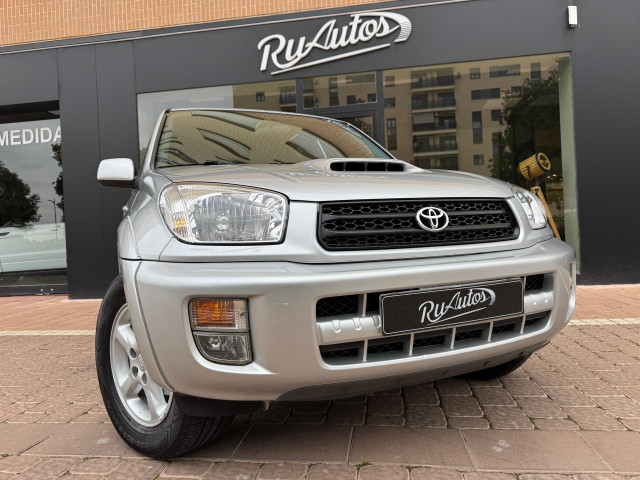 TOYOTA Rav4 2.0 D4D Luna 4X4