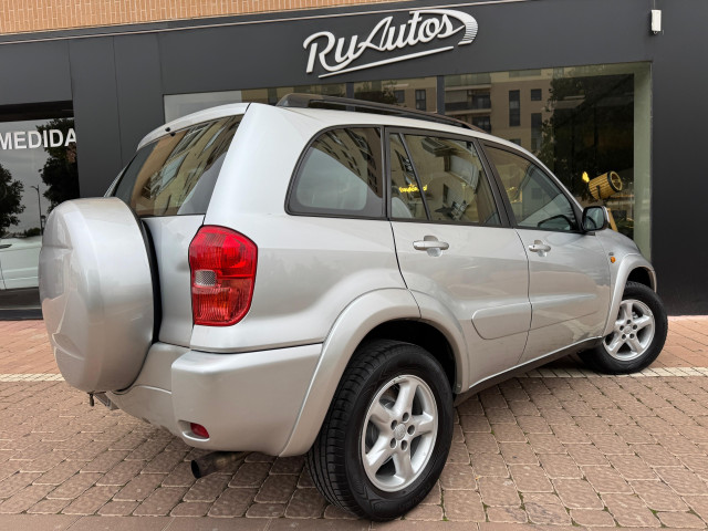 TOYOTA Rav4 2.0 D4D Luna 4X4