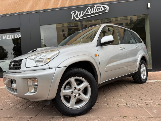 TOYOTA Rav4 2.0 D4D Luna 4X4