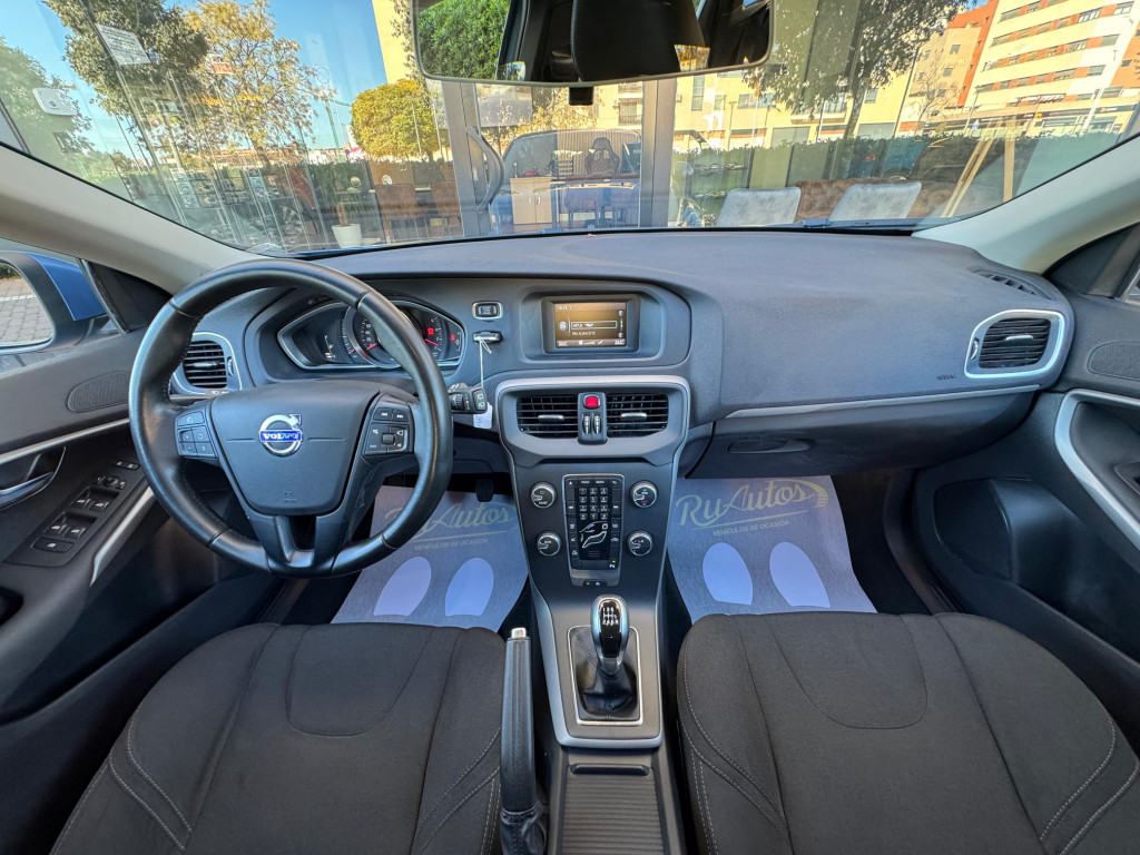 VOLVO V40 2.0 D2 Kinetic 2