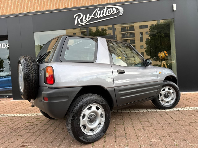 TOYOTA Rav4 2.0I 16V