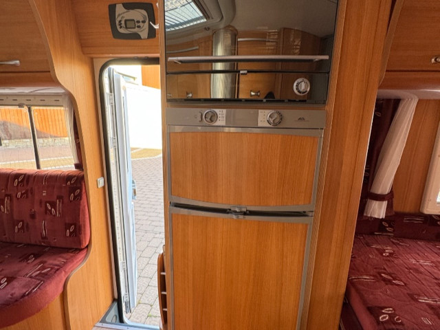 AUTOCARAVANA PERFILADA CHAUSSON ALLEGRO 83