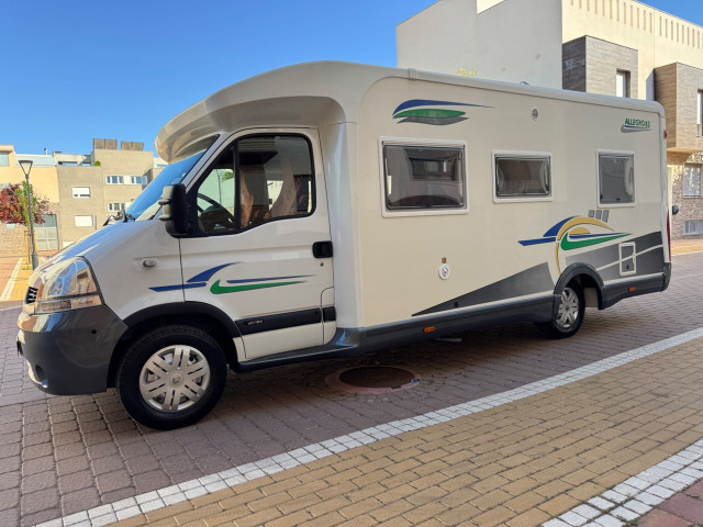 AUTOCARAVANA PERFILADA CHAUSSON ALLEGRO 83