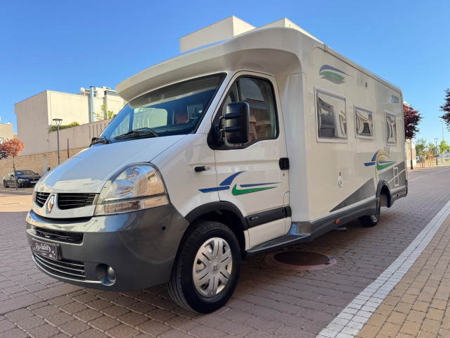 AUTOCARAVANA PERFILADA CHAUSSON ALLEGRO 83