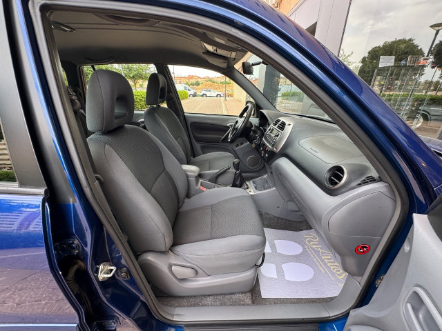 TOYOTA Rav4 2.0 VVTi Sol 4X4