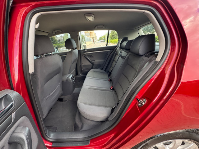 VOLKSWAGEN Golf 1.6 FSI Highline