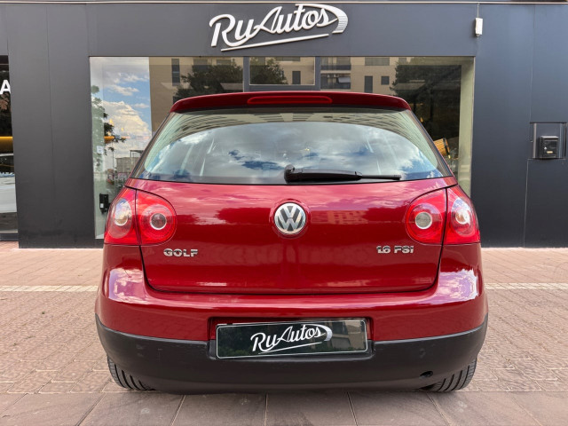 VOLKSWAGEN Golf 1.6 FSI Highline