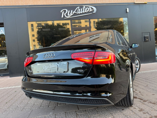 AUDI A4 2.0 TDI 150cv S line edition