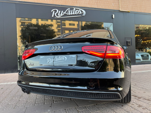 AUDI A4 2.0 TDI 150cv S line edition
