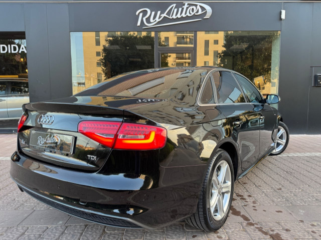 AUDI A4 2.0 TDI 150cv S line edition